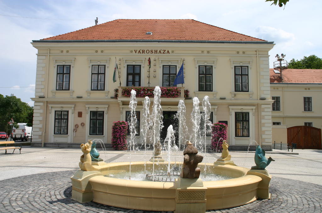 Sarvarfuerdo Apartmanhaz Sárvár