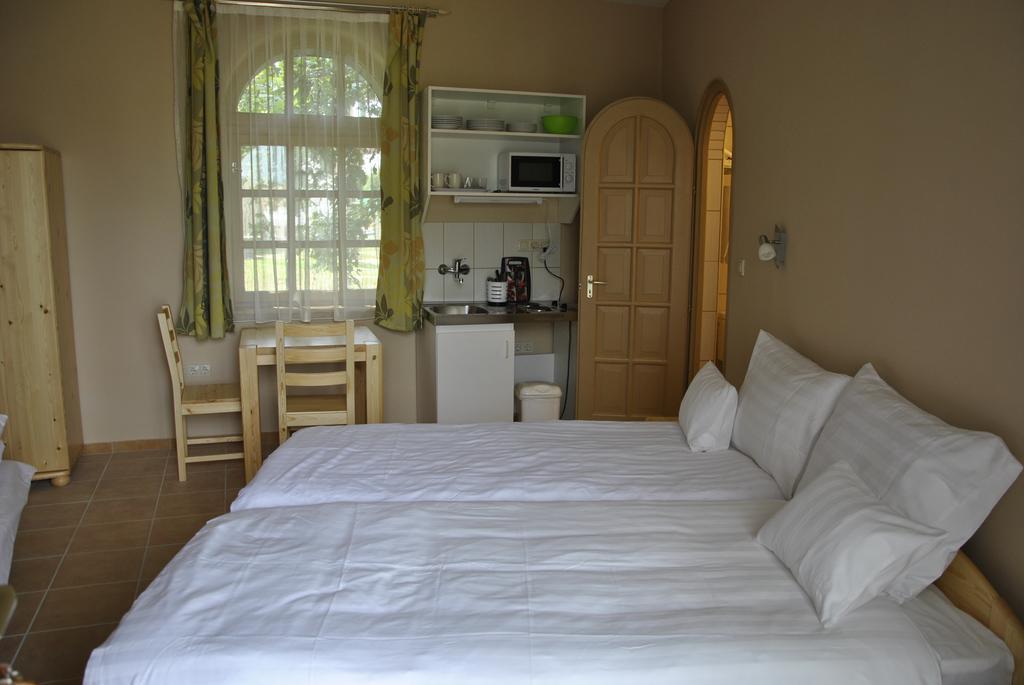 Sarvarfuerdo Apartmanhaz Apartment *